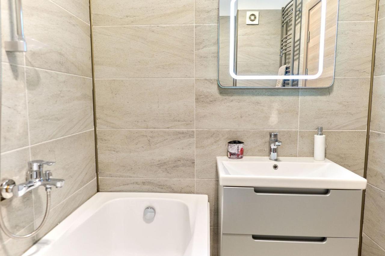 Glamour Red Apartment 22 In Spa Pool Resort มามายา ภายนอก รูปภาพ