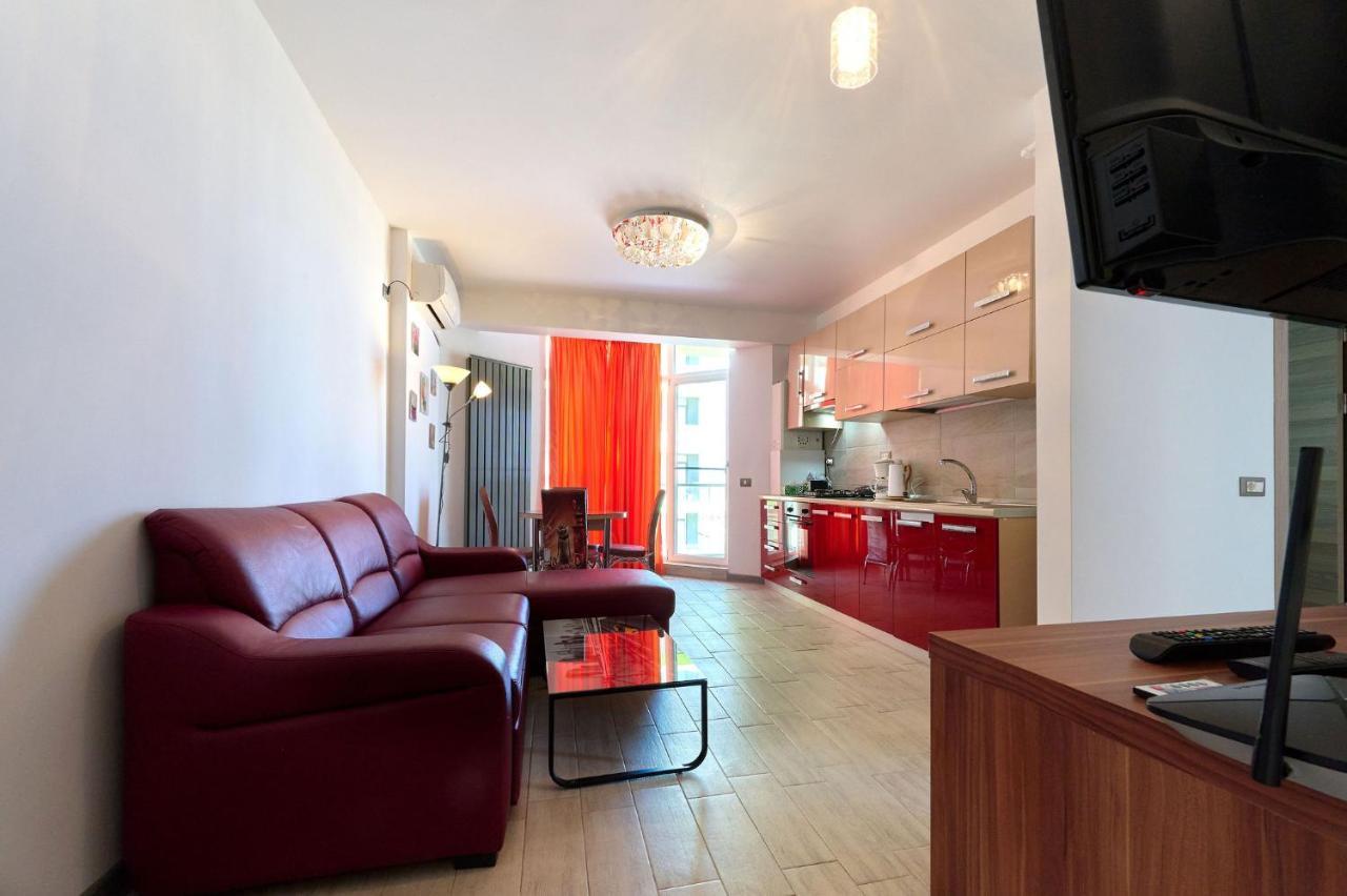 Glamour Red Apartment 22 In Spa Pool Resort มามายา ภายนอก รูปภาพ
